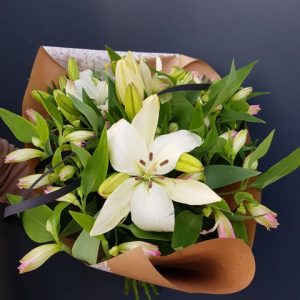 bouquet de fleurs alstroemeria